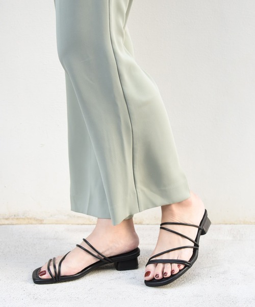 sango（sango）の「変形スクエアヒールナローストラップサンダル（サンダル・レディース・アイボリー/ブルー/シルバー/ブラック・LL/3L/SS/S/M/L）」の13枚目の写真