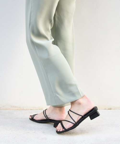 sango（sango）の「変形スクエアヒールナローストラップサンダル（サンダル・レディース・アイボリー/ブルー/シルバー/ブラック・LL/3L/SS/S/M/L）」の14枚目の写真
