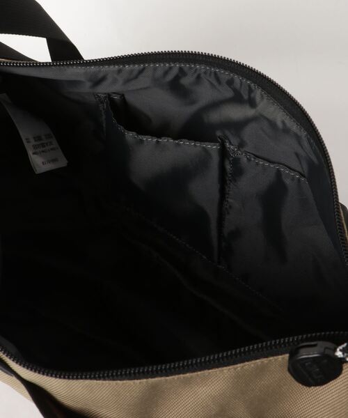 CHUMS(チャムス)の「【CHUMS】Recycle Small Banana Shoulder(ショルダーバッグ・メンズ・その他/サックスブルー/サンドベージュ/ブラック/ベージュ系その他/カーキ/ブラック×ホワイト・FREE)」の12枚目の写真