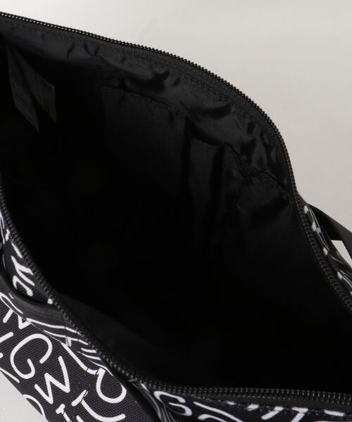 CHUMS(チャムス)の「【CHUMS】Recycle Small Banana Shoulder(ショルダーバッグ・メンズ・その他/サックスブルー/サンドベージュ/ブラック/ベージュ系その他/カーキ/ブラック×ホワイト・FREE)」の16枚目の写真