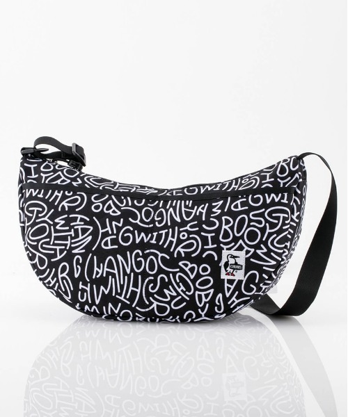 CHUMS(チャムス)の「【CHUMS】Recycle Small Banana Shoulder(ショルダーバッグ・メンズ・その他/サックスブルー/サンドベージュ/ブラック/ベージュ系その他/カーキ/ブラック×ホワイト・FREE)」の2枚目の写真
