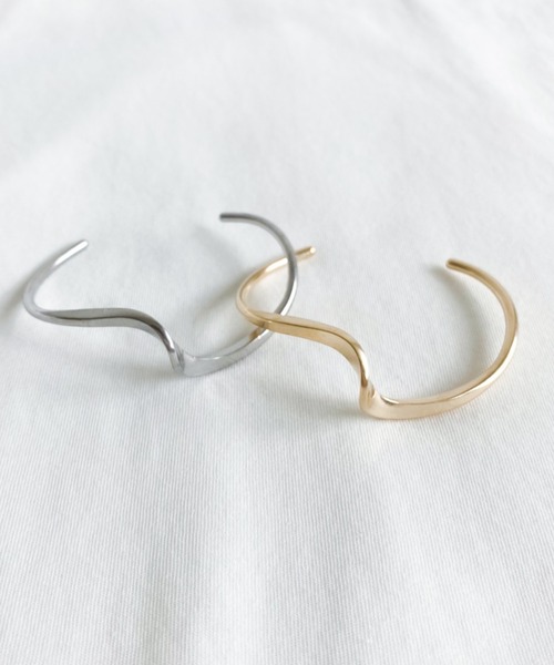 Auntie Rosa Holiday(アンティローザホリデー)の「ニュアンスバングル(バングル/リストバンド・レディース・シルバー/ゴールド・FREE)」の8枚目の写真