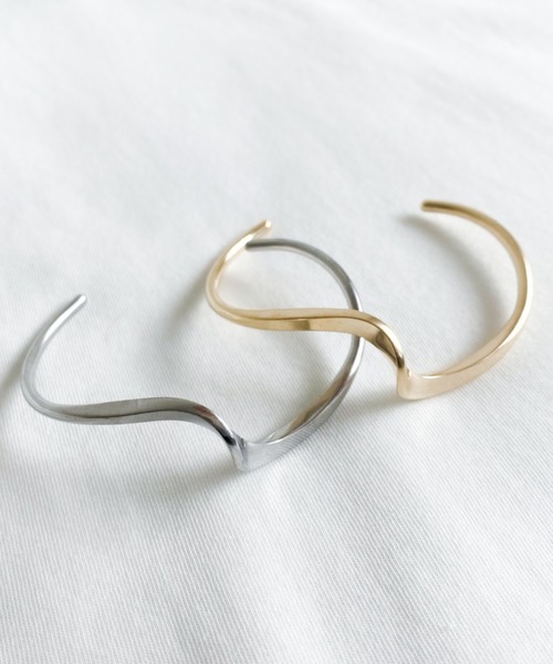 Auntie Rosa Holiday(アンティローザホリデー)の「ニュアンスバングル(バングル/リストバンド・レディース・シルバー/ゴールド・FREE)」の9枚目の写真