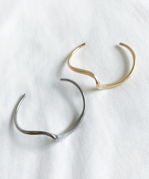 Auntie Rosa Holiday(アンティローザホリデー)の「ニュアンスバングル(バングル/リストバンド・レディース・シルバー/ゴールド・FREE)」の4枚目の写真