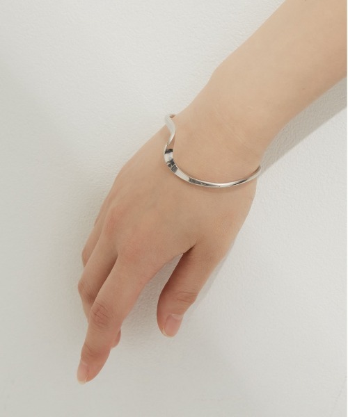 Auntie Rosa Holiday(アンティローザホリデー)の「ニュアンスバングル(バングル/リストバンド・レディース・シルバー/ゴールド・FREE)」の11枚目の写真