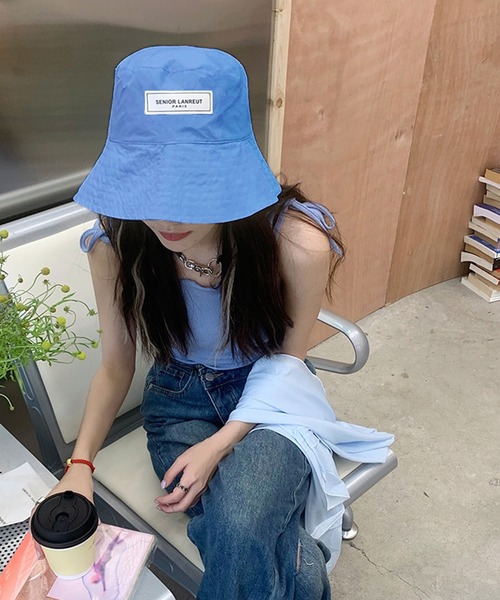 me+em select（ミームセレクト）の「シンプルタグカラーバケットハット【数量限定販売】（ハット・レディース・ピンク/パープル/ブラック/イエロー/グレー/ベージュ/ブルー/キャメル・FREE）」の5枚目の写真