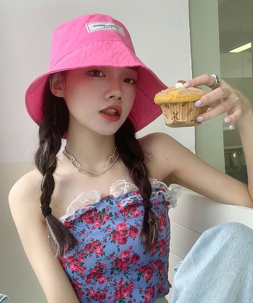 me+em select（ミームセレクト）の「シンプルタグカラーバケットハット【数量限定販売】（ハット・レディース・ピンク/パープル/ブラック/イエロー/グレー/ベージュ/ブルー/キャメル・FREE）」の21枚目の写真