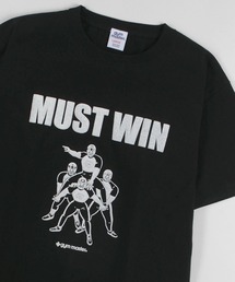 gym master（ジムマスター）の「【gym master/ジムマスター】MUST WIN/必勝 イラストプリントTシャツ（Tシャツ/カットソー・メンズ）」