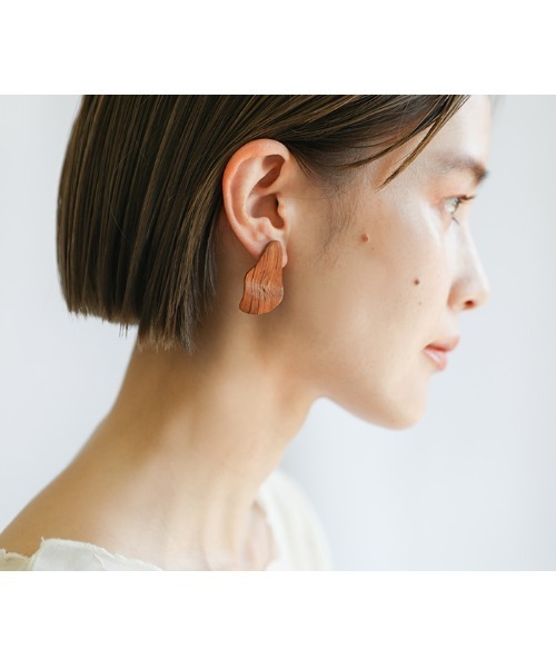 select MOCA（セレクトモカ）の「ドロップウッドピアス（ピアス（両耳用）・レディース・ダークブラウン/ブラウン/アイボリー・FREE）」の18枚目の写真