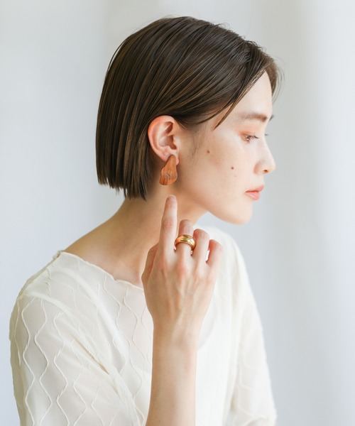 select MOCA（セレクトモカ）の「ドロップウッドピアス（ピアス（両耳用）・レディース・ダークブラウン/ブラウン/アイボリー・FREE）」の15枚目の写真