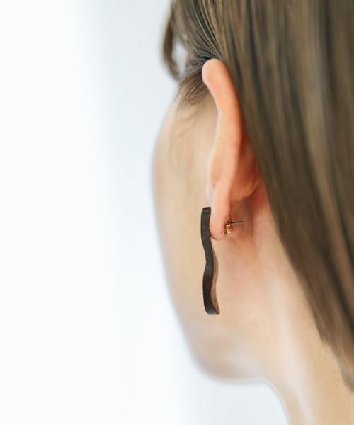 select MOCA（セレクトモカ）の「ドロップウッドピアス（ピアス（両耳用）・レディース・ダークブラウン/ブラウン/アイボリー・FREE）」の5枚目の写真