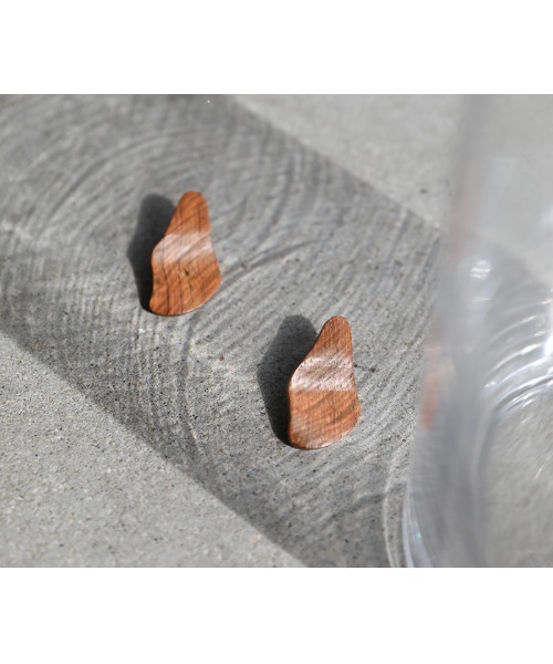 select MOCA（セレクトモカ）の「ドロップウッドピアス（ピアス（両耳用）・レディース・ダークブラウン/ブラウン/アイボリー・FREE）」の20枚目の写真