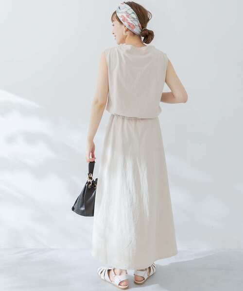 URBAN RESEARCH Sonny Label(アーバンリサーチサニーレーベル)の「【WEB限定】ボトルネックノースリーブワンピース(ワンピース・レディース・ブラック/ピンク/ベージュ・FREE)」の14枚目の写真