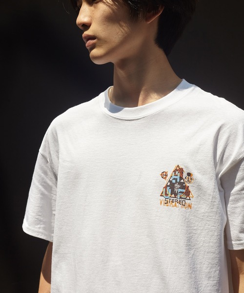 HUF（ハフ）の「EXPLOSIONS TT S/SL TEE   HUF ハフ  Tシャツ（Tシャツ/カットソー・メンズ・ホワイト/ブラック・SMALL/MEDIUM/LARGE/X-LARGE/XX-LARGE）」の3枚目の写真