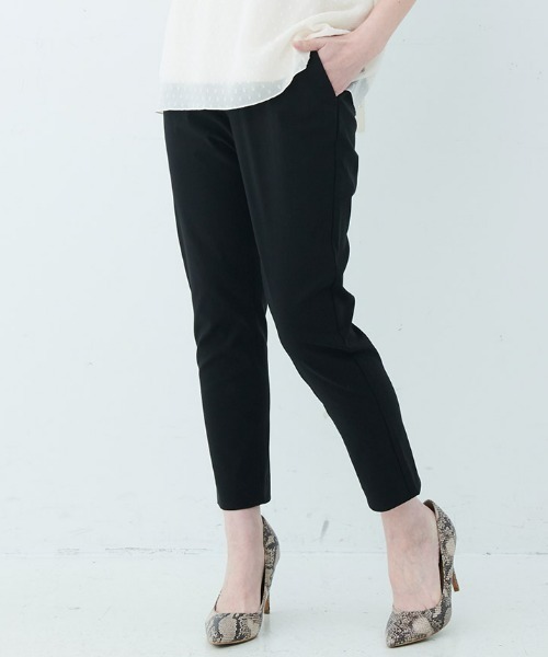 IEDIT（イディット）の「ＩＥＤＩＴ　ＵＶカット・吸汗速乾・接触冷感がうれしい　エアノビライト涼やかテーパードパンツ（その他パンツ・レディース・ネイビー/ライトブルー/ブラック/グレー/ラベンダー/グレー系その他・SMALL/MEDIUM/LARGE/X-LARGE/XX-LARGE/XXX-LARGE）」の2枚目の写真