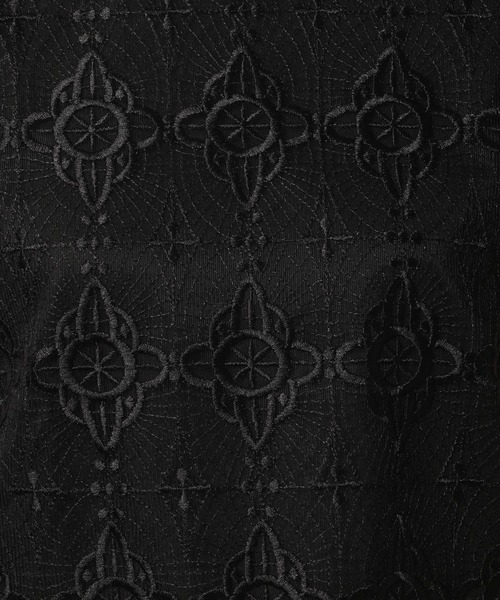 PAGEBOY(ページボーイ)の「シシュウレースハイネックブラウス(シャツ/ブラウス・レディース・ブラック/キナリ・FREE)」の4枚目の写真