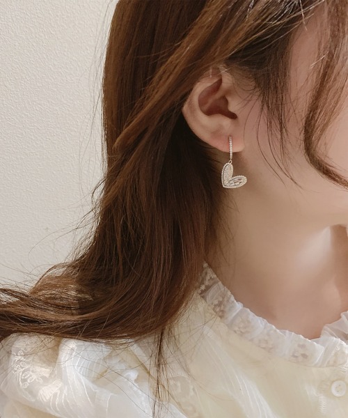 LA VORAGINE(ラ ヴォラジネ)の「ジルコニアハートデザインピアス(ピアス(両耳用)・レディース・A・FREE)」の5枚目の写真