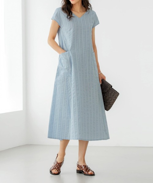 STYLE DELI(スタイルデリ)の「サッカーストライプAラインワンピース(ワンピース・レディース・ブラック/サックスブルー・01/02)」の1枚目の写真