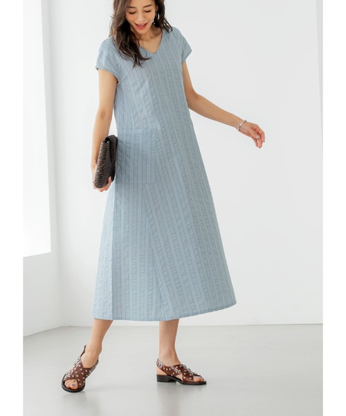 STYLE DELI(スタイルデリ)の「サッカーストライプAラインワンピース(ワンピース・レディース・ブラック/サックスブルー・01/02)」の4枚目の写真
