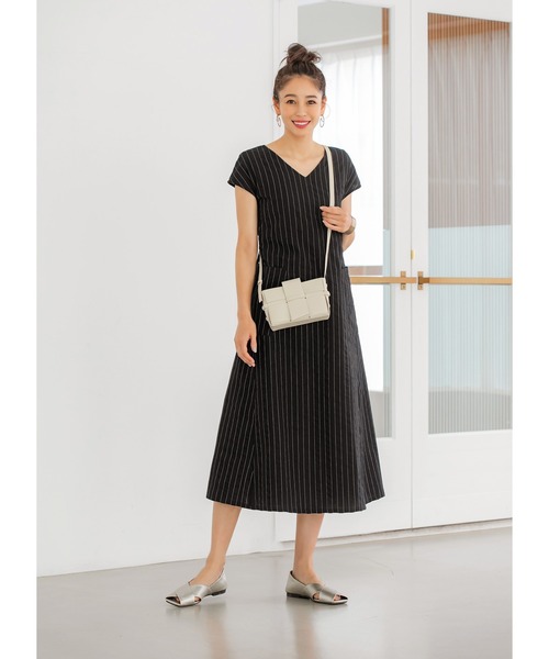 STYLE DELI(スタイルデリ)の「サッカーストライプAラインワンピース(ワンピース・レディース・ブラック/サックスブルー・01/02)」の19枚目の写真