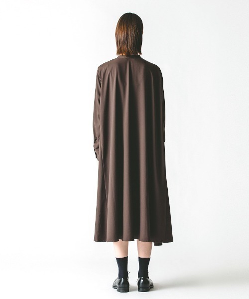 mizuiroind（ミズイロインド）の「mizuiro ind　T／Rスタンドカラーフレアシャツワンピース（ワンピース・レディース・ブラウン/ブラック/ベージュ/チャコールグレー/ネイビー/グレー・FREE）」の9枚目の写真