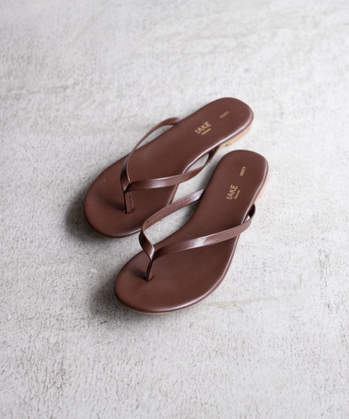 Kastane（カスタネ）の「フェイクレザートングサンダル（サンダル・レディース・ダークブラウン/オリーブ/ブラック・37/36/38）」の2枚目の写真