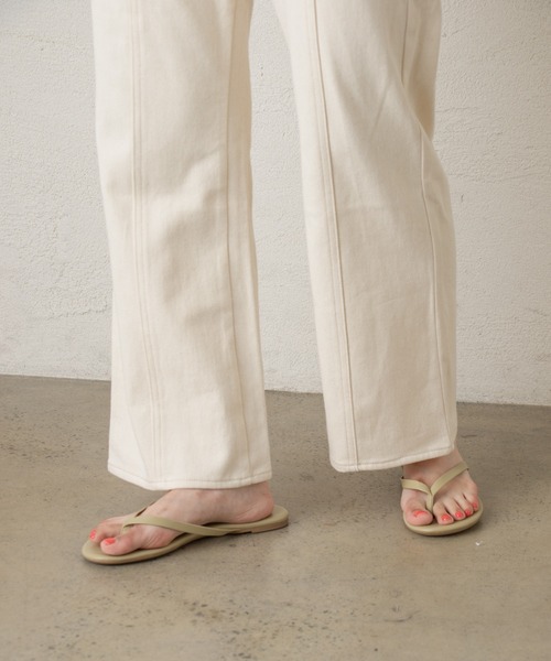 Kastane（カスタネ）の「フェイクレザートングサンダル（サンダル・レディース・ダークブラウン/オリーブ/ブラック・37/36/38）」の10枚目の写真