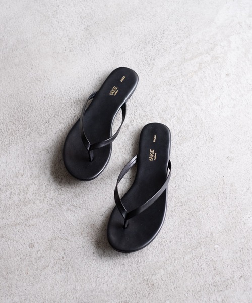 Kastane（カスタネ）の「フェイクレザートングサンダル（サンダル・レディース・ダークブラウン/オリーブ/ブラック・37/36/38）」の7枚目の写真