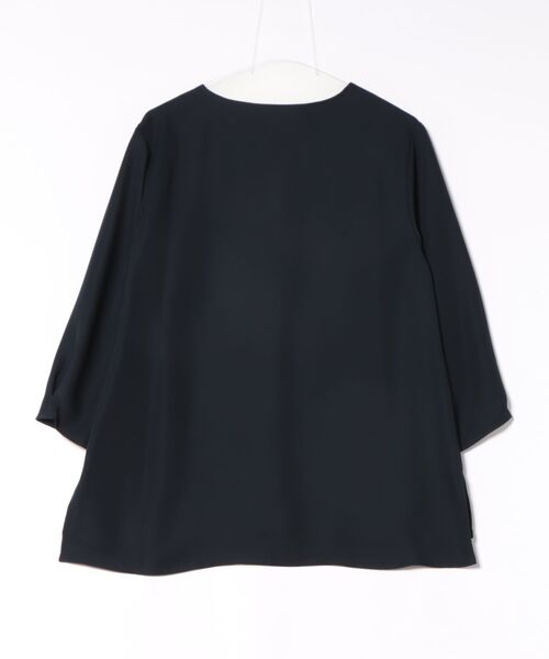 fleur by mint breeze(フルールバイミントブリーズ)の「ボタンデザイン ロング ブラウス(シャツ/ブラウス・レディース・ピンク/ネイビー/キャメル・M/5L/4L/L/3L/LL)」の4枚目の写真