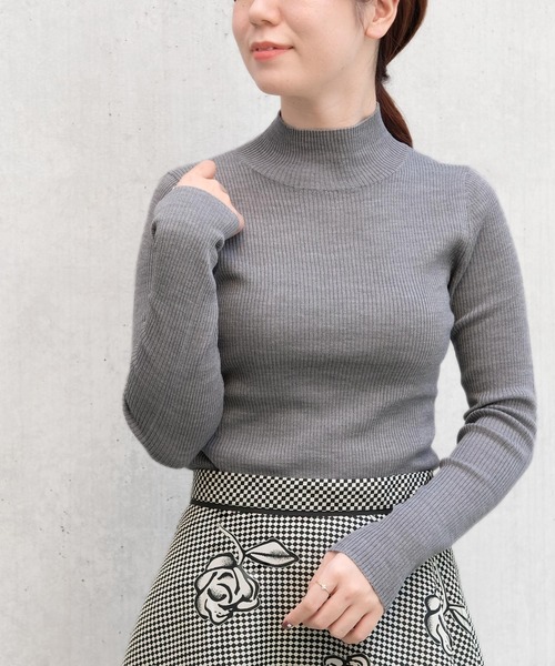 STRAWBERRY-FIELDS(ストロベリーフィールズ)の「ウールブッセ ポンチョ付きニット(ニット/セーター・レディース・マスタード/トップグレー/ベージュ・2)」の7枚目の写真