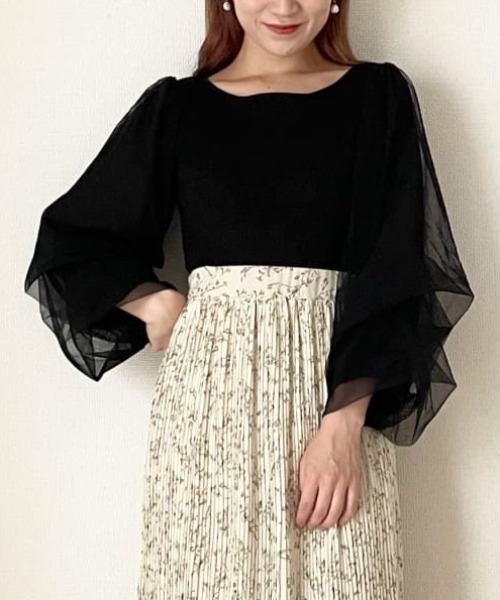 mysty woman（ミスティウーマン）の「チュールタックスリーブラメニット 235306（ニット/セーター・レディース・ライトグレー/ブラック/カーキ・FREE）」の2枚目の写真