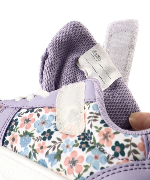 IFME(イフミー)の「IFME/イフミーコラボ花柄スニーカー(スニーカー・キッズ・オフホワイト/ネイビー/ピンク/ラベンダー・14cm/15cm/16cm/17cm/18cm/19cm/20cm/21cm)」の7枚目の写真