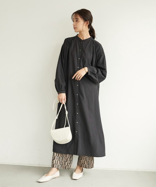 CRAFT STANDARD BOUTIQUE（クラフトスタンダードブティック）の「スタンドカラーシャツワンピース　＊（シャツワンピース・レディース・ブラック/カーキ/ブルー/グレイッシュベージュ・FREE）」の2枚目の写真