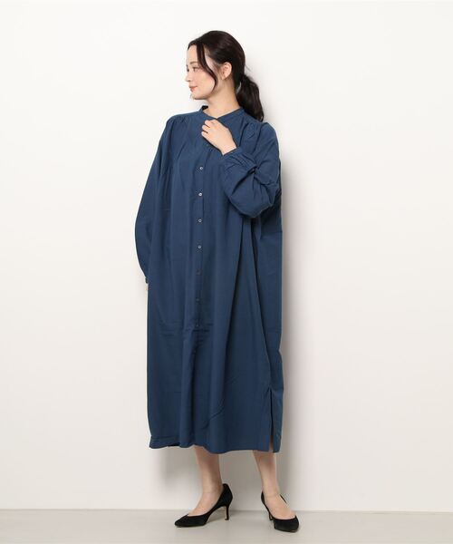 CRAFT STANDARD BOUTIQUE（クラフトスタンダードブティック）の「スタンドカラーシャツワンピース　＊（シャツワンピース・レディース・ブラック/カーキ/ブルー/グレイッシュベージュ・FREE）」の6枚目の写真