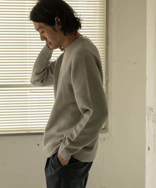 URBAN RESEARCH DOORS（アーバンリサーチドアーズ）の「ストレッチウール クルーネックニット∴（ニット/セーター・メンズ・チャコールグレー/ライトグレー/ベージュ/ブルー/ピンク系その他・40/38）」の3枚目の写真