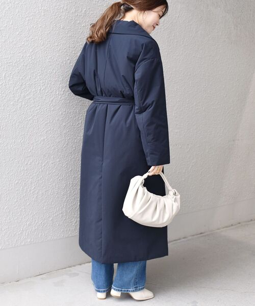 SHIPS（シップス）の「〈手洗い可能〉ストレッチタフタコート◆（その他アウター・レディース・ベージュ/ネイビー・36/38）」の9枚目の写真