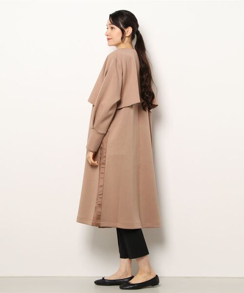 HERENCIA（ヘレンチア）の「バックシャン サイドテープ エアクッション ノーカラー ロングコート（ノーカラーコート・レディース・ライトブルー/ブラック/ライトブラウン/ミント/グレイッシュベージュ・MEDIUM）」の8枚目の写真