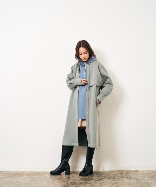 HERENCIA（ヘレンチア）の「バックシャン サイドテープ エアクッション ノーカラー ロングコート（ノーカラーコート・レディース・ライトブルー/ブラック/ライトブラウン/ミント/グレイッシュベージュ・MEDIUM）」の12枚目の写真