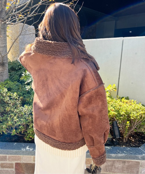 StyleSea(スタイルシー)の「エコムートンクロップドフライトジャケット(ムートンコート・レディース・ブラウン/アイボリー・FREE)」の9枚目の写真