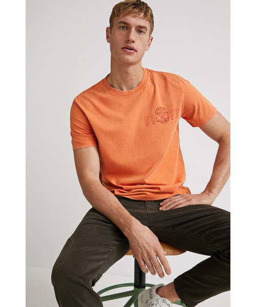 Desigual(デシグアル)の「メンズ Tシャツ半袖 BARUCH(Tシャツ/カットソー・メンズ・オレンジ・S/M/L/XL/XXL)」の4枚目の写真