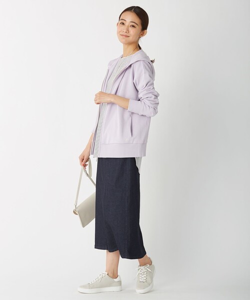 J.PRESS(ジェイプレス)の「ボーダー ロング ラウンドヘム Tシャツ(Tシャツ/カットソー・レディース・ホワイト系1・F)」の2枚目の写真