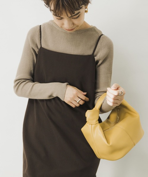 URBAN RESEARCH（アーバンリサーチ）の「One Knot Handle Bag（ハンドバッグ・レディース・グリーン/アイボリー/キャメル/イエロー系その他/インディゴブルー・-）」の13枚目の写真