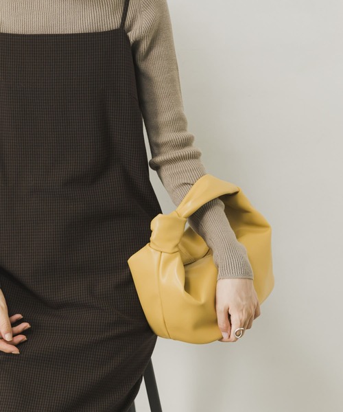 URBAN RESEARCH（アーバンリサーチ）の「One Knot Handle Bag（ハンドバッグ・レディース・グリーン/アイボリー/キャメル/イエロー系その他/インディゴブルー・-）」の14枚目の写真