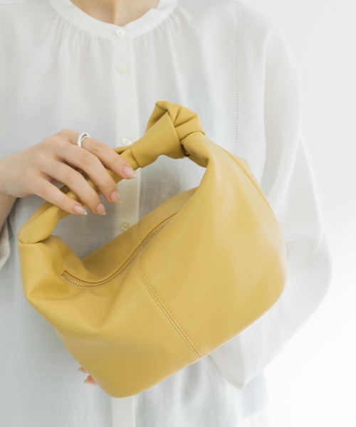 URBAN RESEARCH（アーバンリサーチ）の「One Knot Handle Bag（ハンドバッグ・レディース・グリーン/アイボリー/キャメル/イエロー系その他/インディゴブルー・-）」の16枚目の写真