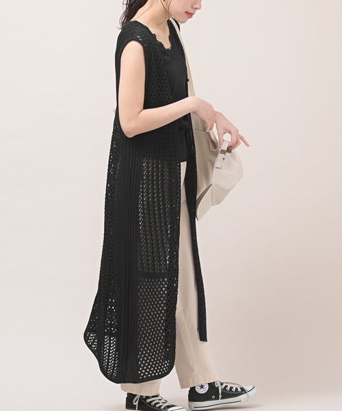 rps（アールピーエス）の「ブロッキング透かし編みロングニットジレ（ベスト・レディース・ブラック/アイボリー/モカ/ライトベージュ・M）」の2枚目の写真