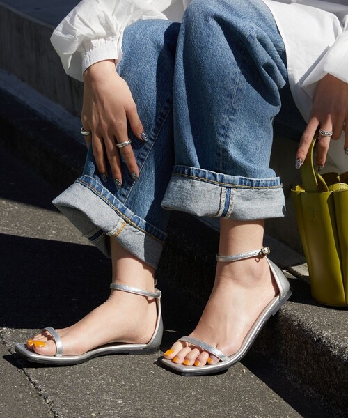 FREAK'S STORE(フリークスストア)の「【WEB限定】フラット2ベルトサンダル(サンダル・レディース・シルバー/ブラック/ベージュ・23.0cm/23.5cm/24.0cm/24.5cm)」の4枚目の写真