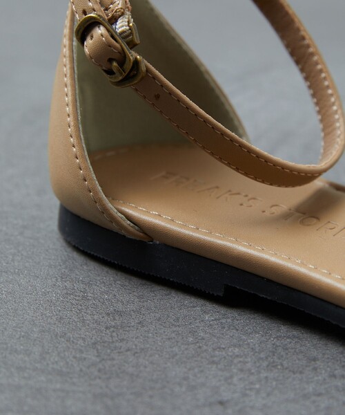 FREAK'S STORE(フリークスストア)の「【WEB限定】フラット2ベルトサンダル(サンダル・レディース・シルバー/ブラック/ベージュ・23.0cm/23.5cm/24.0cm/24.5cm)」の22枚目の写真