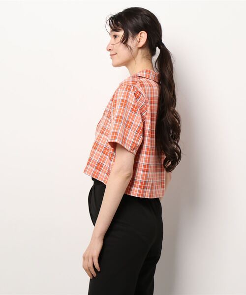 ＪＵＧＬＡＮＳ（ユグランス）の「☆ シーズンムード漂う。チェック柄ショート開衿シャツ　30513A232（シャツ/ブラウス・レディース・ブラック/オレンジ/グリーン・FREE）」の4枚目の写真