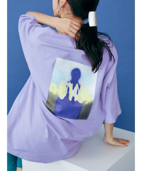 MURUA(ムルーア)の「ブラーフォトTシャツ(Tシャツ/カットソー・レディース・ホワイト/ブラック/パープル・FREE)」の4枚目の写真