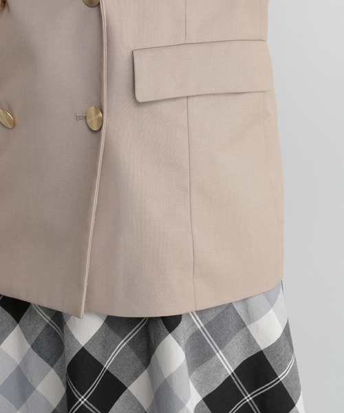 Andemiu（アンデミュウ）の「キンボタンサマージャケット281091（テーラードジャケット・レディース・ベージュ/ネイビー・FREE）」の6枚目の写真